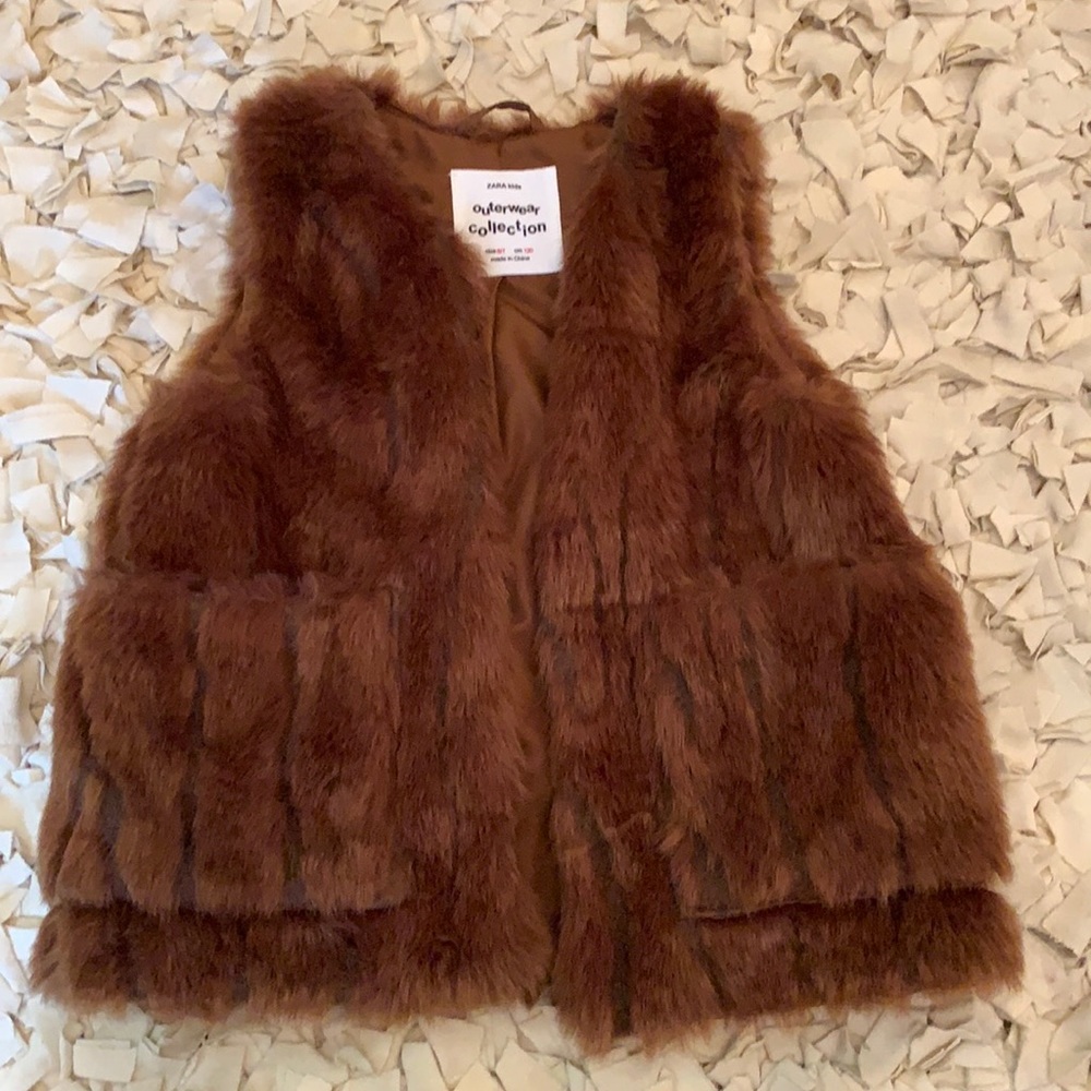 Brown fur vest brand new never worn size 6/7